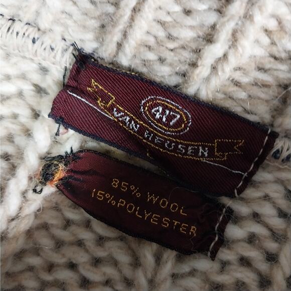 VAN HEUSEN! GORGEOUS TAN BEIGE W/BLUE TRIM FINE WOOL FISHERMAN',S SWEATER! SZ M - Picture 8 of 9